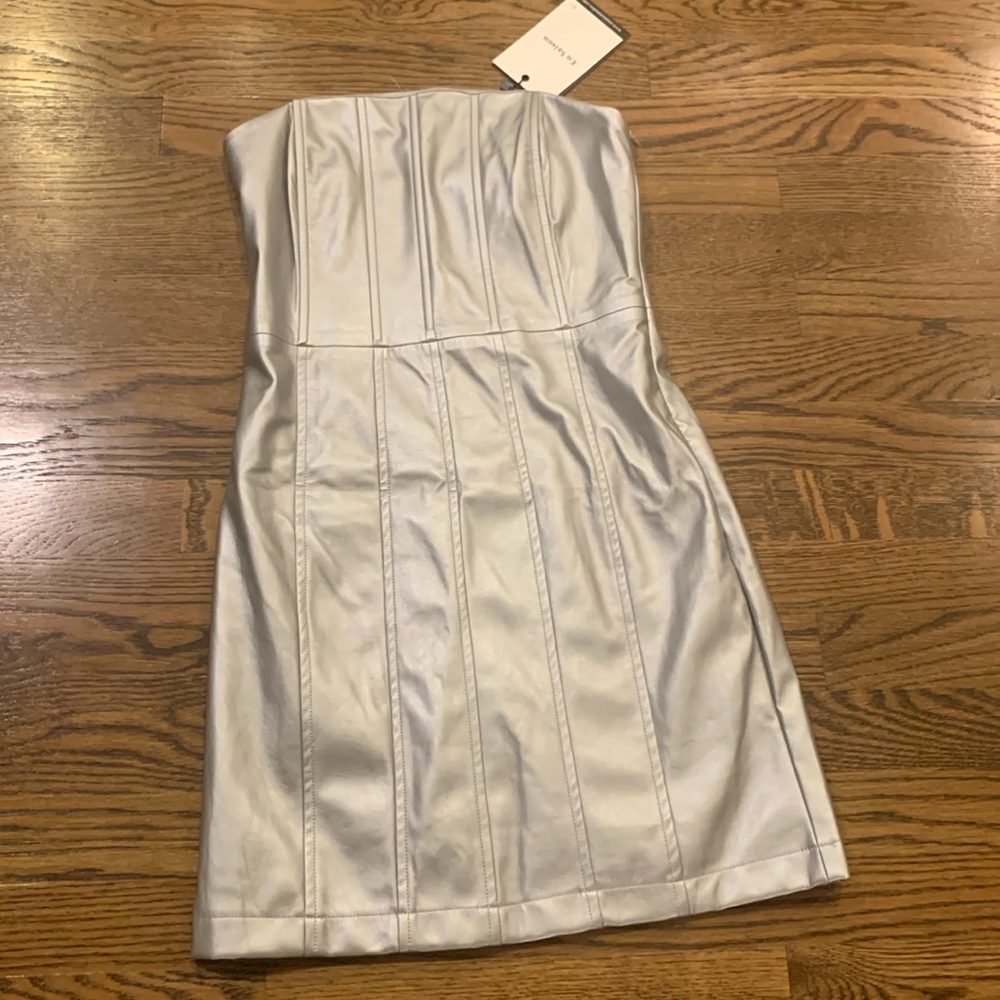 En Saison NWT faux leather silver strapless dress, S